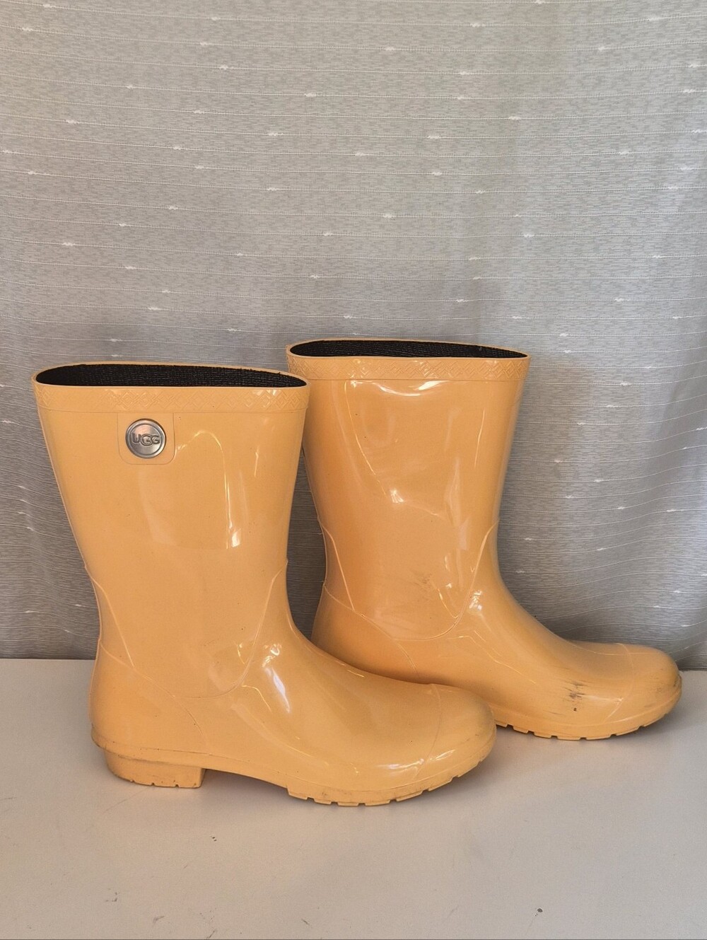 UGG  Rain Boots Size 9